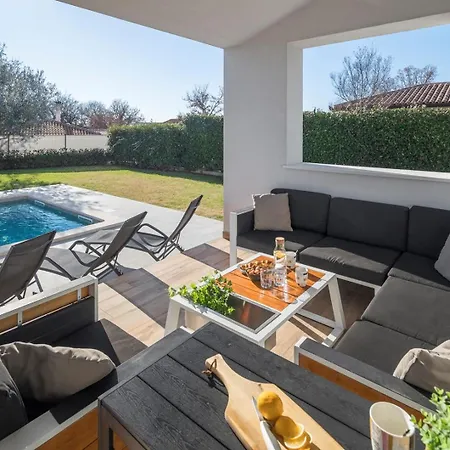 Gina * Nova Vas (Porec)