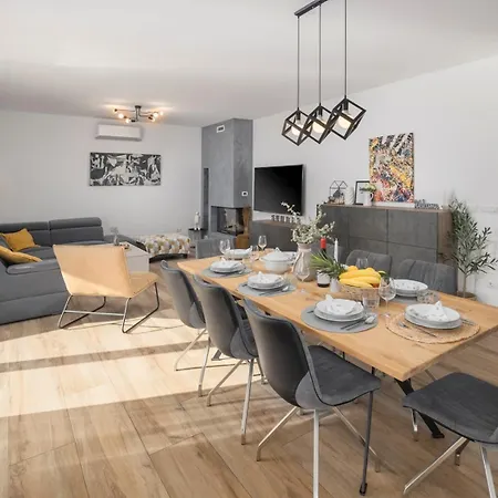 Gina * Nova Vas (Porec)