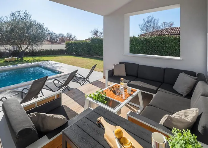 Gina * Nova Vas (Porec)